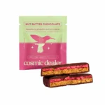 Cosmic Dealer Raspberry & Pistachio – Βιολογικό σοκολατάκι με φιστίκι, raspberry, Lion’s Mane και μαύρη σοκολάτα 75%.