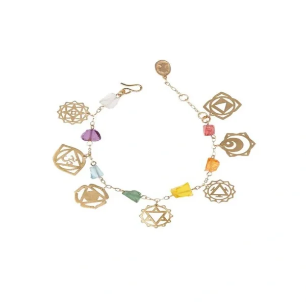 Βραχιόλι Ariana Ost Chakra Charm Bracelet σε χρυσό χρώμα, με κρεμαστά σύμβολα των τσάκρα και πολύχρωμες πέτρες.