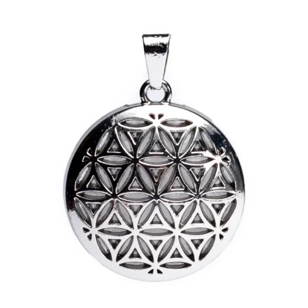 Ασημί μενταγιόν Flower of Life 3cm με γεωμετρικό σύμβολο Λουλούδι της Ζωής και λευκό χαλαζία.